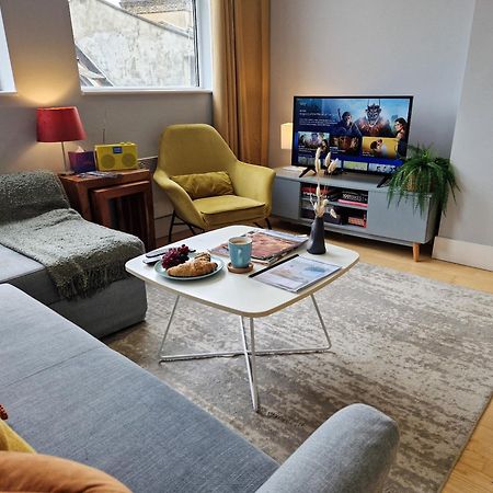 1-Bed Apartment, Close To Kensington Olympia With Free Wi-Fi & Netflix Londres Exterior foto