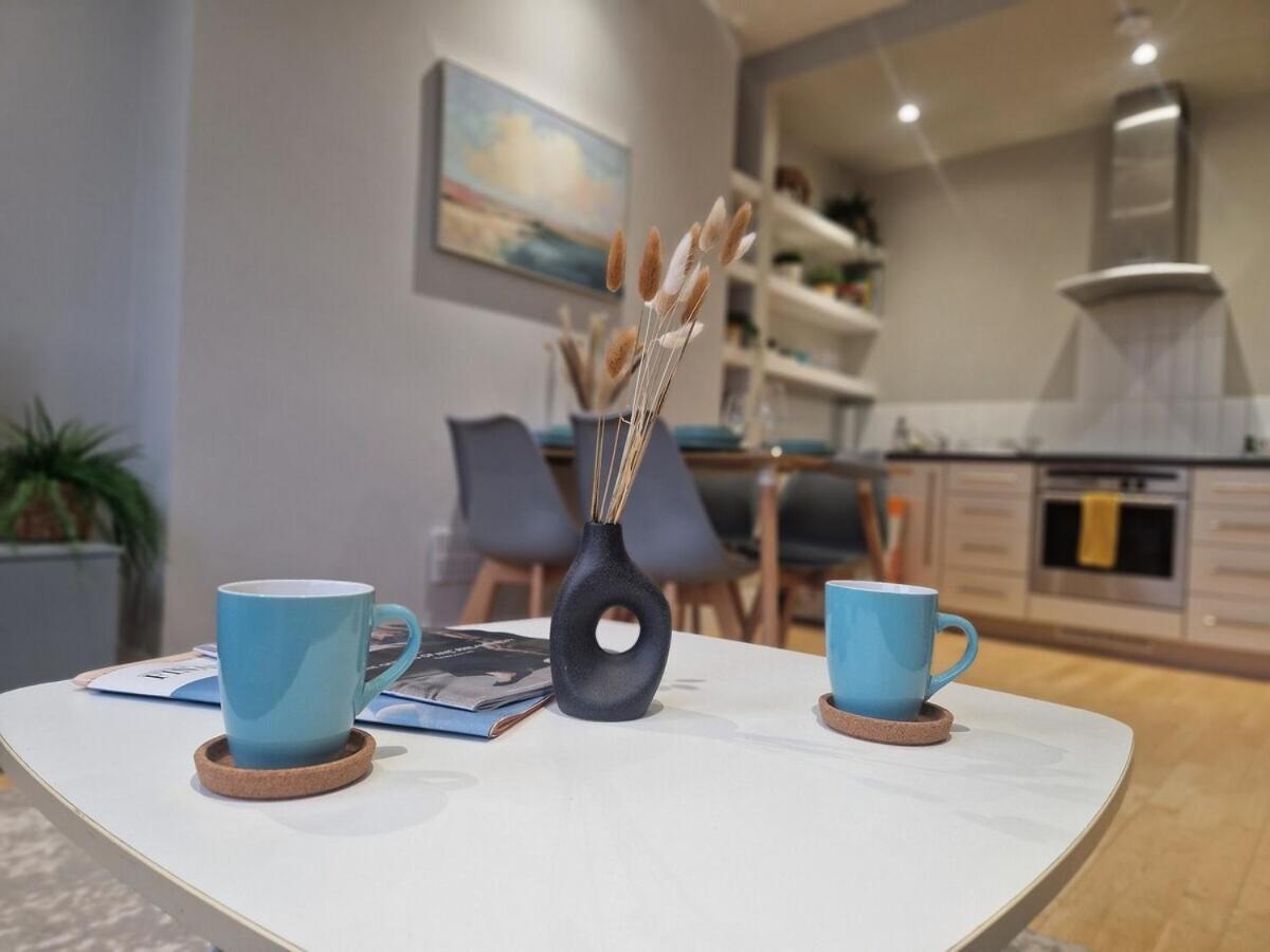 1-Bed Apartment, Close To Kensington Olympia With Free Wi-Fi & Netflix Londres Exterior foto