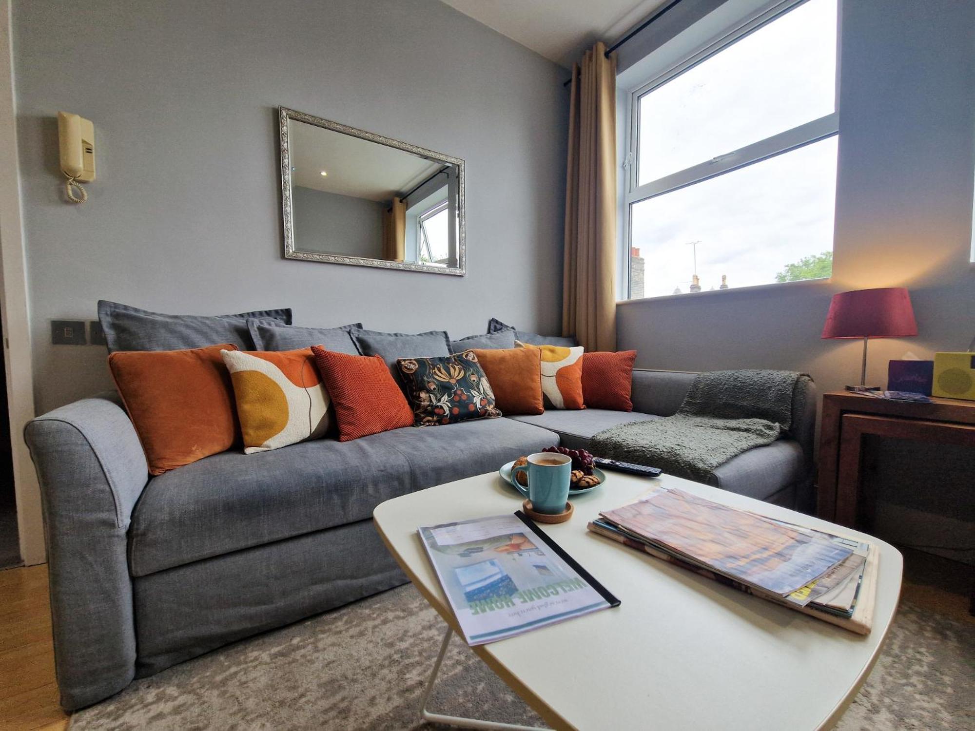 1-Bed Apartment, Close To Kensington Olympia With Free Wi-Fi & Netflix Londres Exterior foto